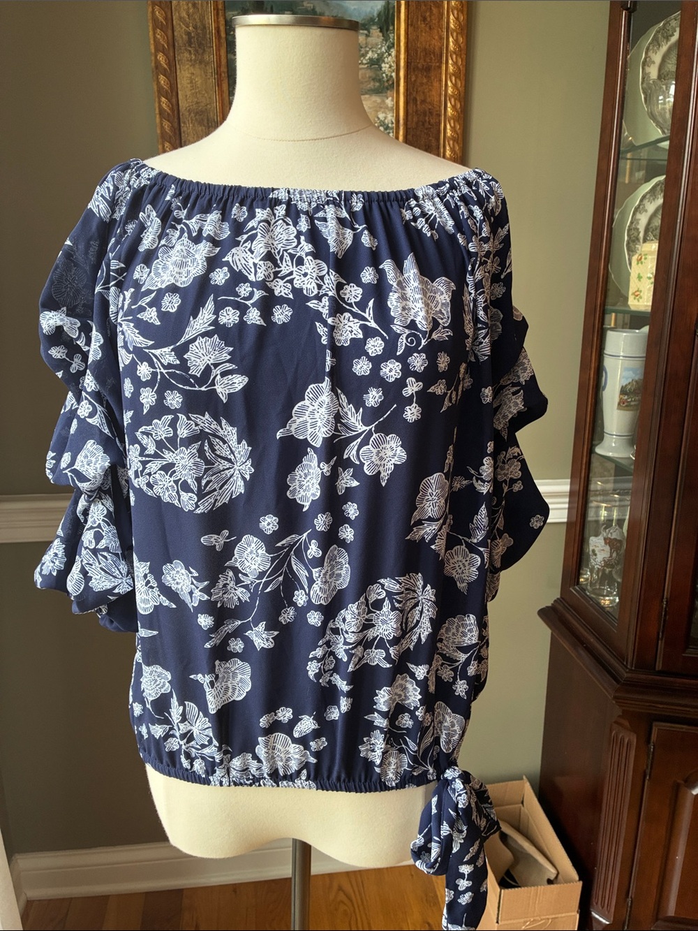 CeCe Navy Blue and White Floral Off-Shoulder Ruffle Sleeve Top Size Large